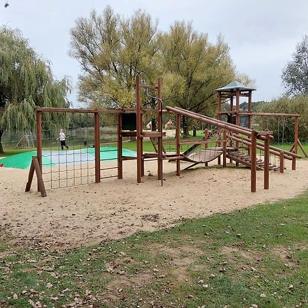 Rumah Senang Wellness Met Hottub En Tuin Ewijk Екстериор снимка