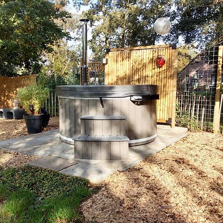 Rumah Senang Wellness Met Hottub En Tuin Ewijk Екстериор снимка