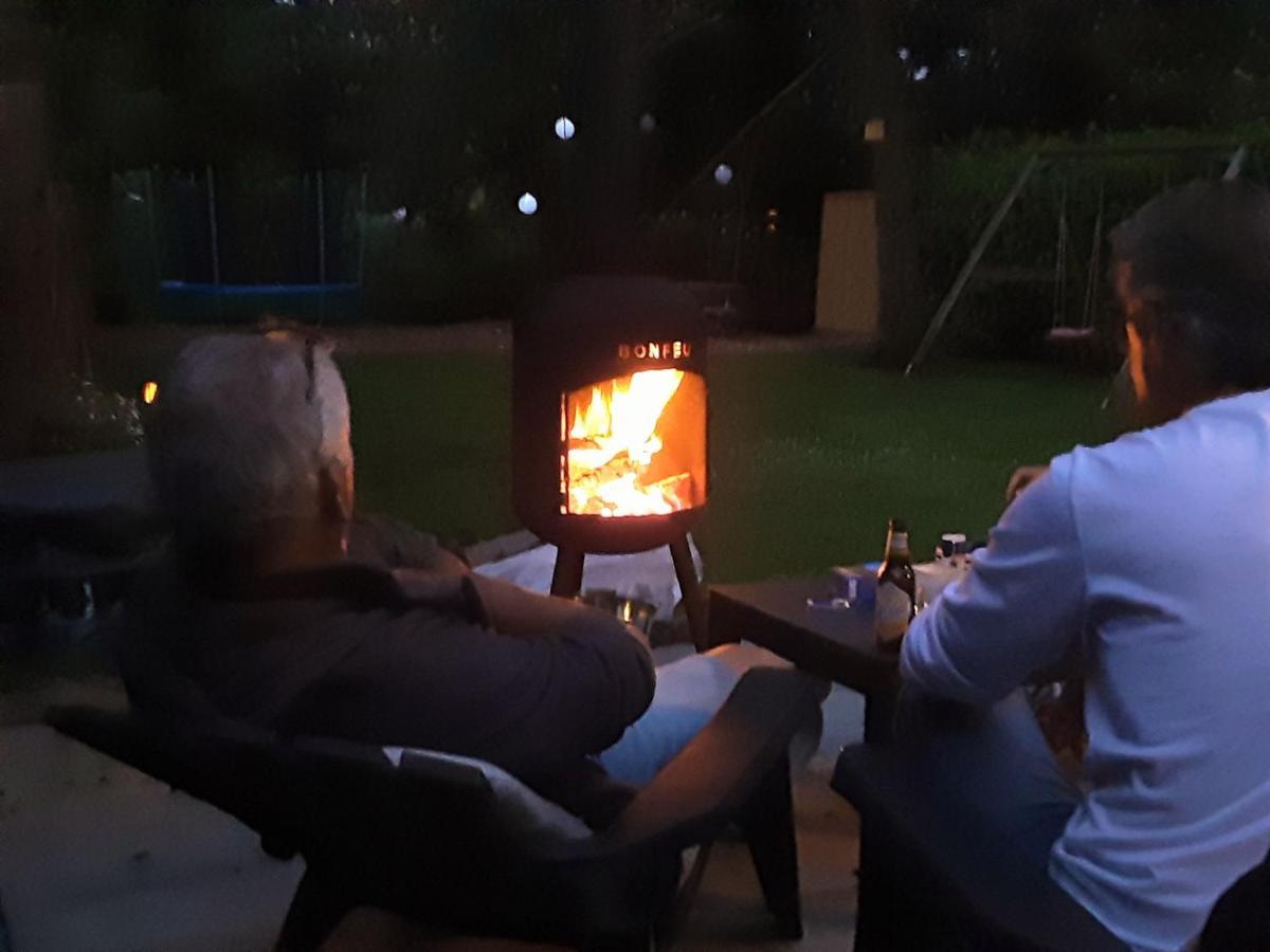 Rumah Senang Wellness Met Hottub En Tuin Ewijk Екстериор снимка