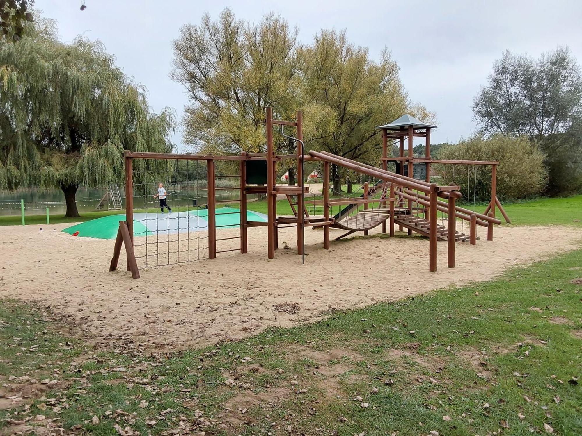 Rumah Senang Wellness Met Hottub En Tuin Ewijk Екстериор снимка