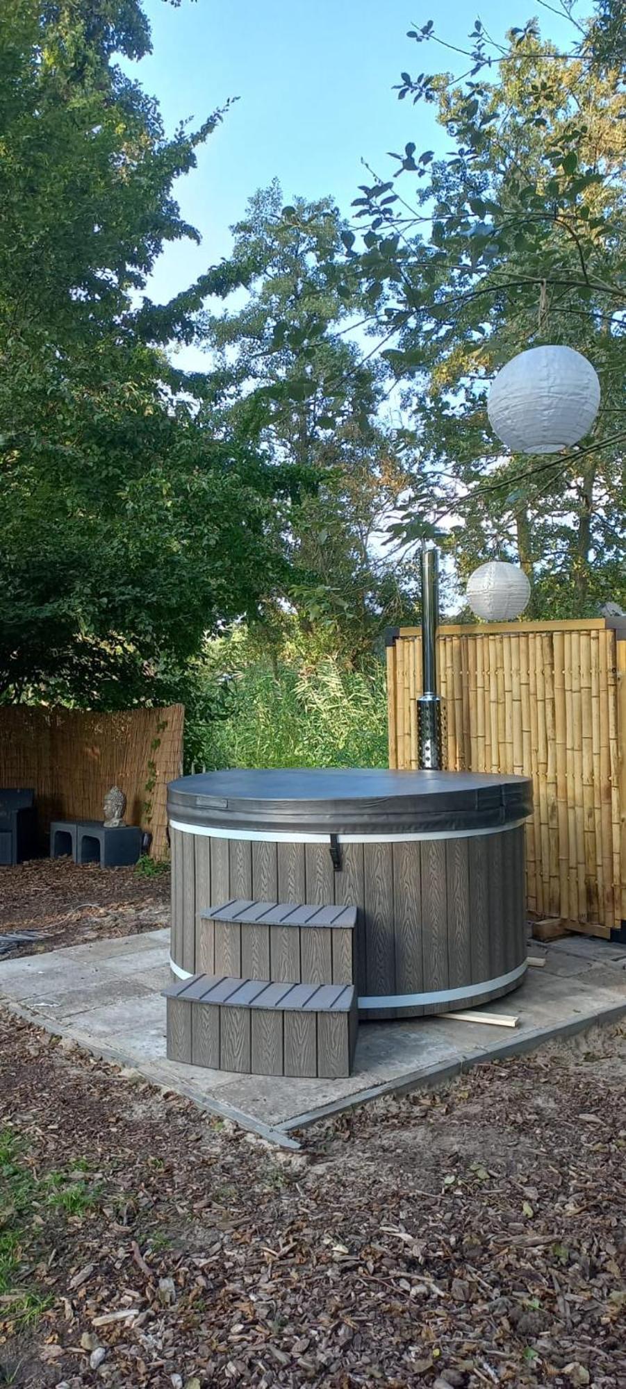 Rumah Senang Wellness Met Hottub En Tuin Ewijk Екстериор снимка