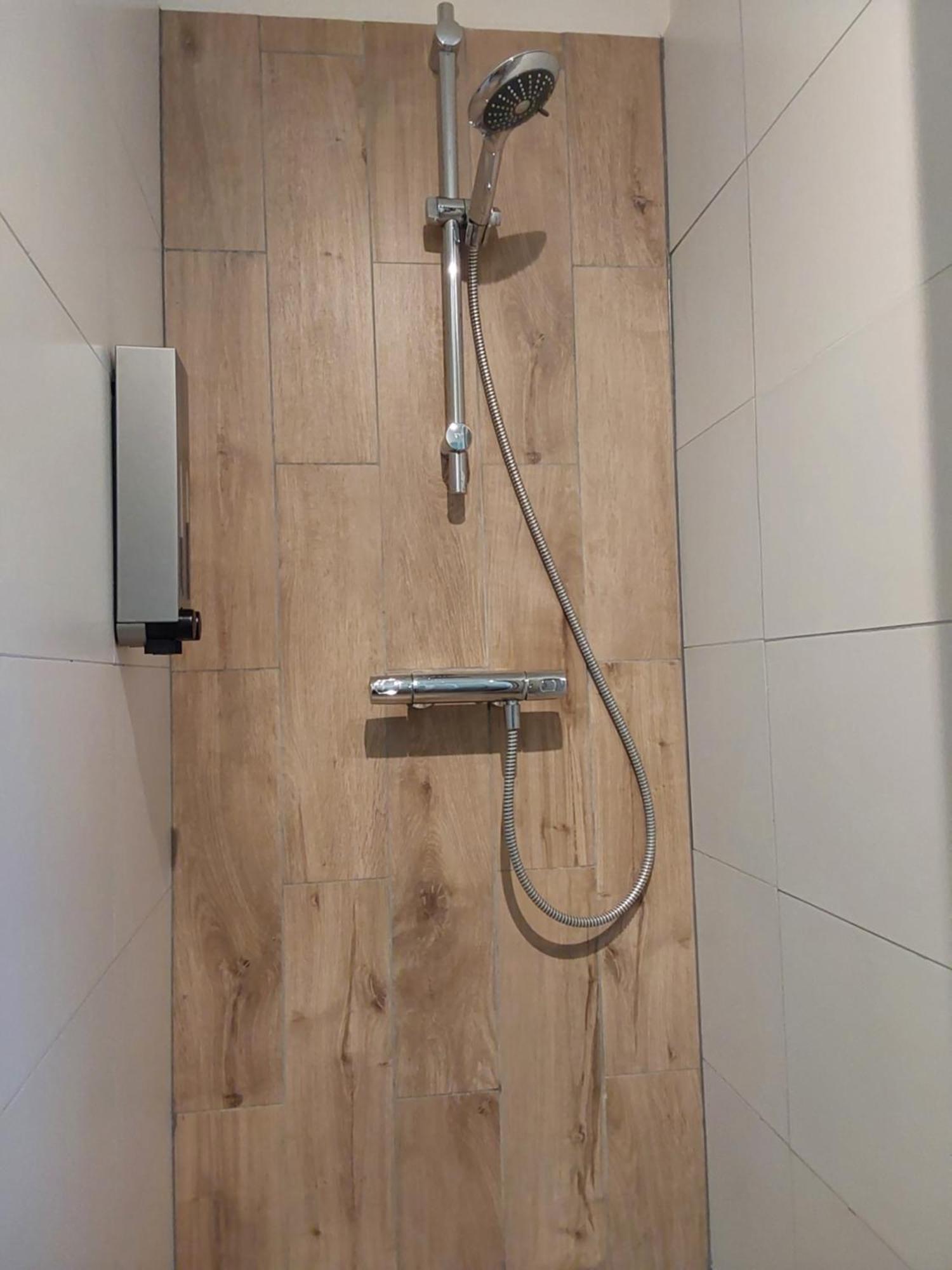 Rumah Senang Wellness Met Hottub En Tuin Ewijk Екстериор снимка